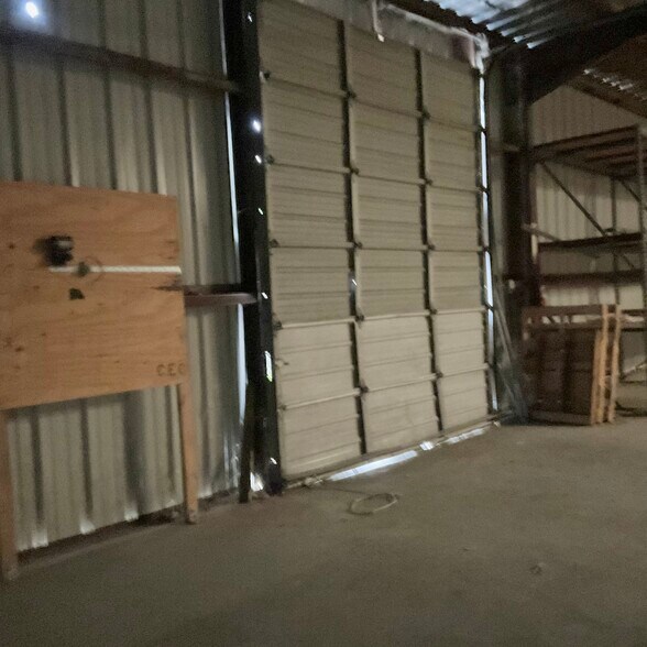 More Photos Of 200 N Broadway St, La Porte Warehouse For Lease