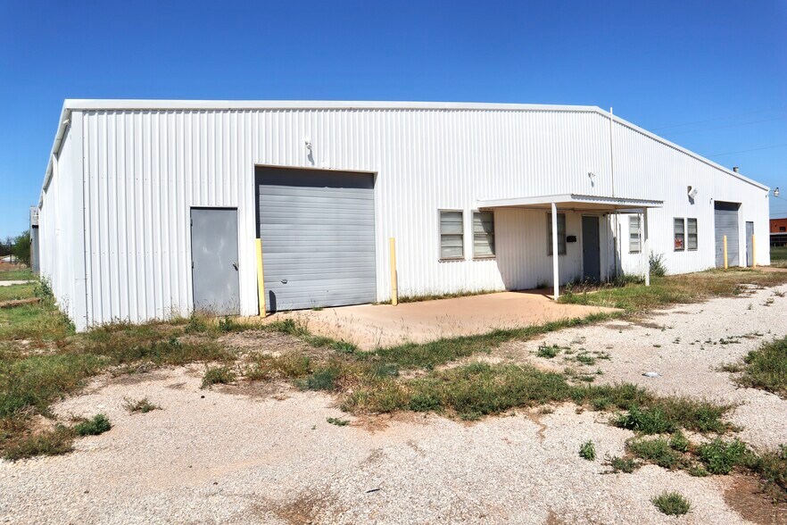 More Photos Of 3224 Industrial Dr, Wichita Falls Manufacturing For Lease