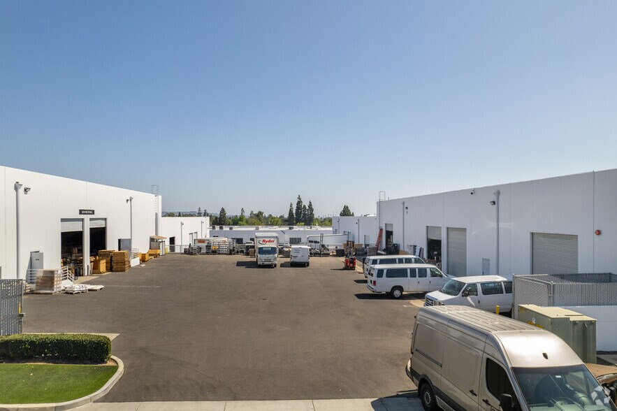 More Photos Of 3960 Prospect Ave, Yorba Linda Light Manufacturing For Lease