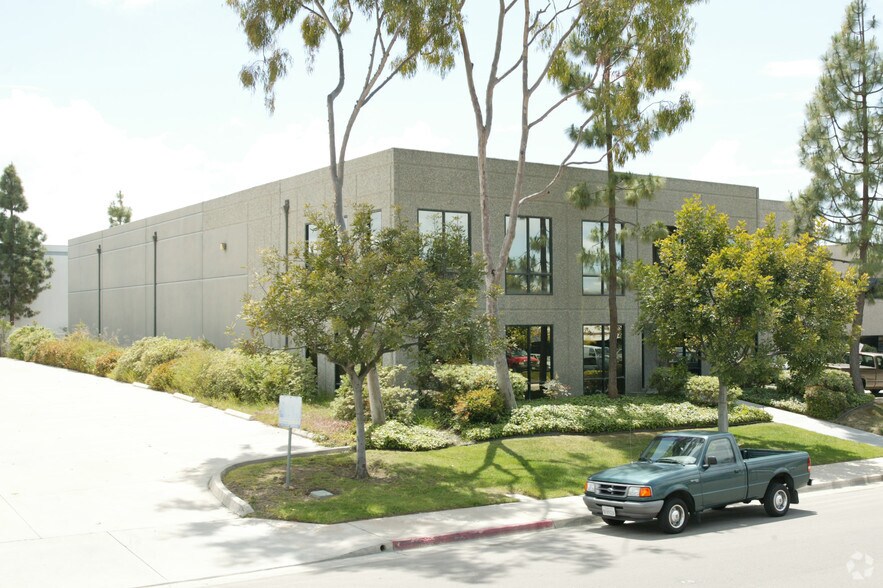 More Photos Of 7765 Arjons Dr, San Diego Manufacturing For Lease