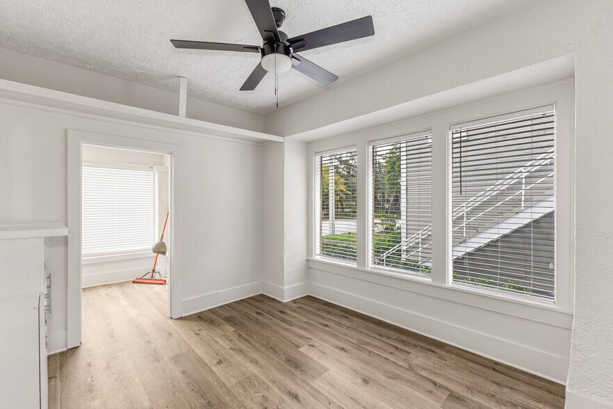 More Photos Of 138 E Gore St, Orlando Medical For Sale