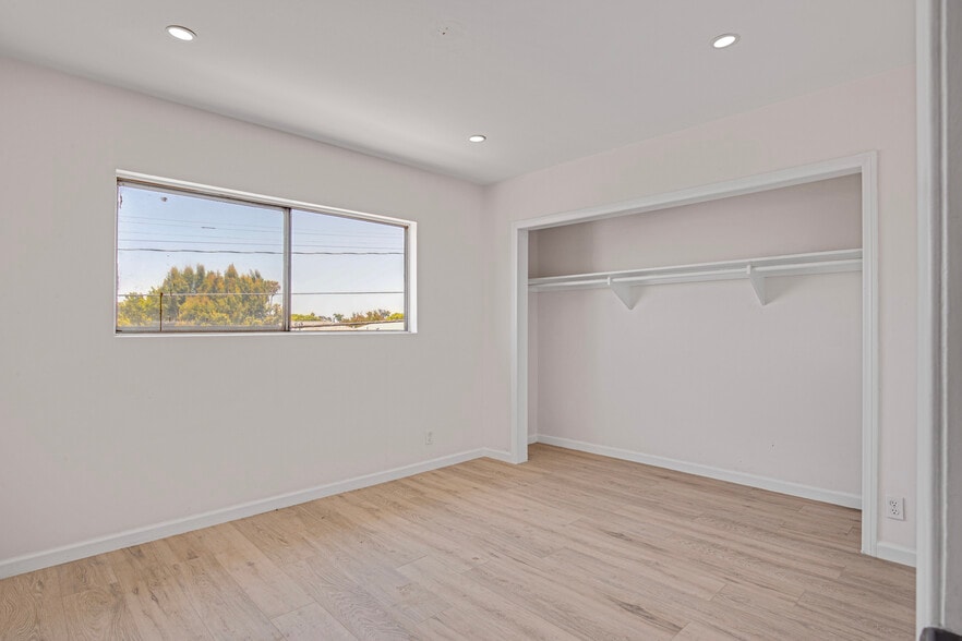 More Photos Of 2016 S Bedford St, Los Angeles Apartments For Sale