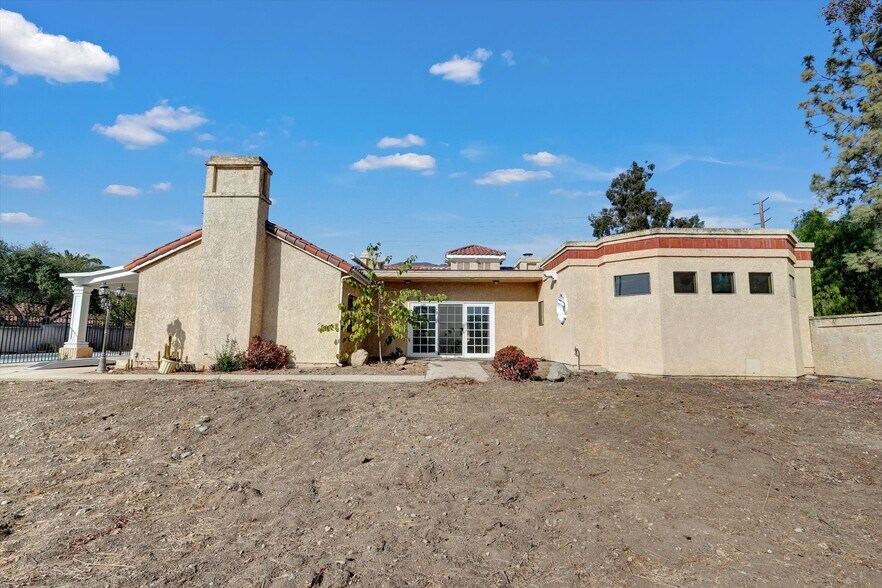 More Photos Of 784 Pomello Dr, Claremont Assisted Living For Lease