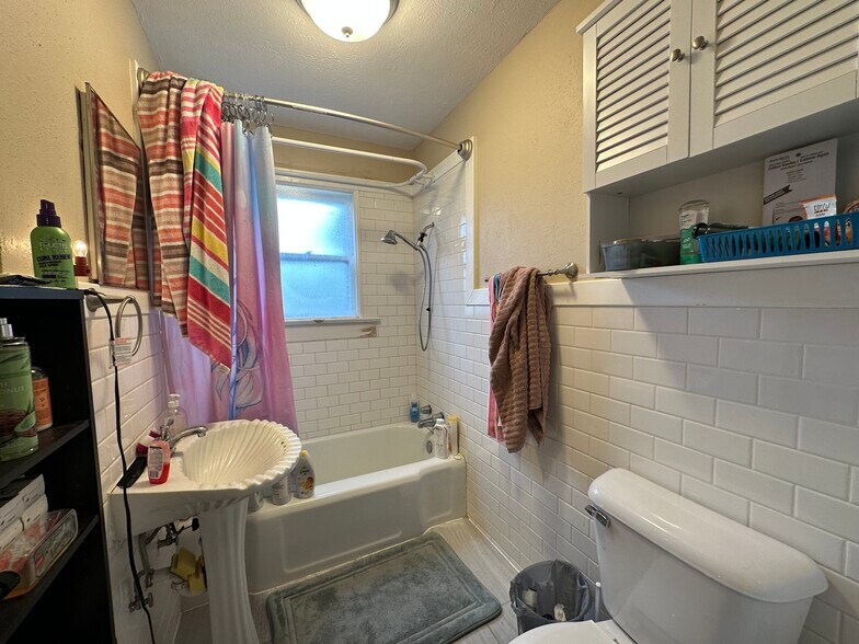 More Photos Of 915 E 5th St, Texarkana Apartments For Sale