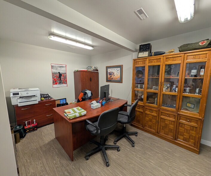 More Photos Of 242 12B St N, Lethbridge Warehouse For Sale