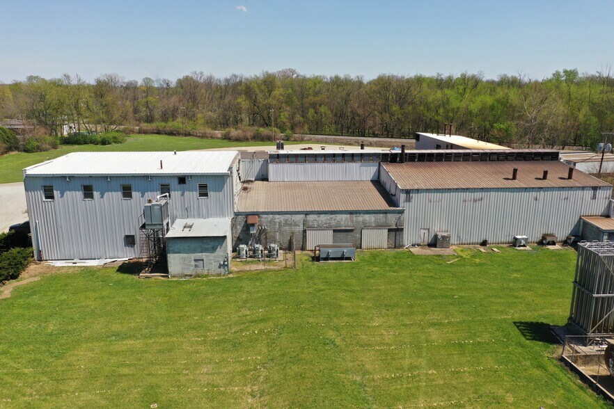 More Photos Of 400 S Gray St, Albany Manufacturing For Sale