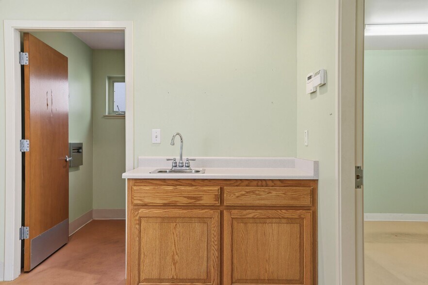 More Photos Of 1005 Fowler Way, Placerville Medical For Sale