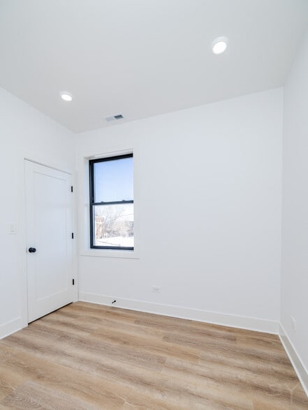 More Photos Of 2327 S Homan Ave, Chicago Apartments For Sale