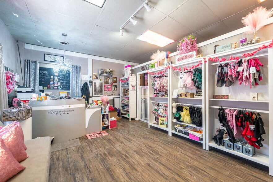 More Photos Of 733-735 Allegheny River Blvd, Verona Storefront For Sale