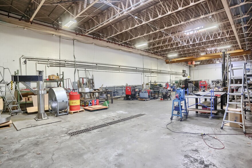 More Photos Of 150 Gamma Dr, Pittsburgh Light Manufacturing For Lease