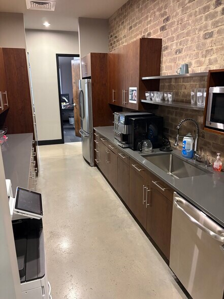 More Photos Of 12220 Birmingham Hwy, Alpharetta Office For Sale