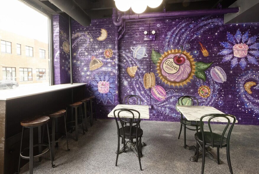 More Photos Of 1837 W Grand Ave, Chicago General Retail For Sale