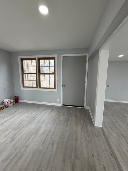 More Photos Of 13801 Brandywine Rd, Brandywine General Retail For Lease