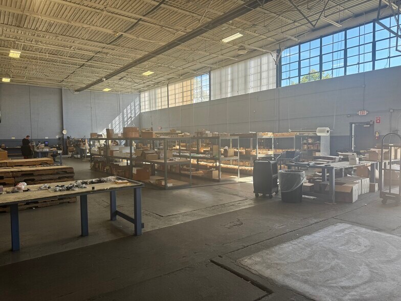 More Photos Of 34401 Commerce Rd, Fraser Warehouse For Lease