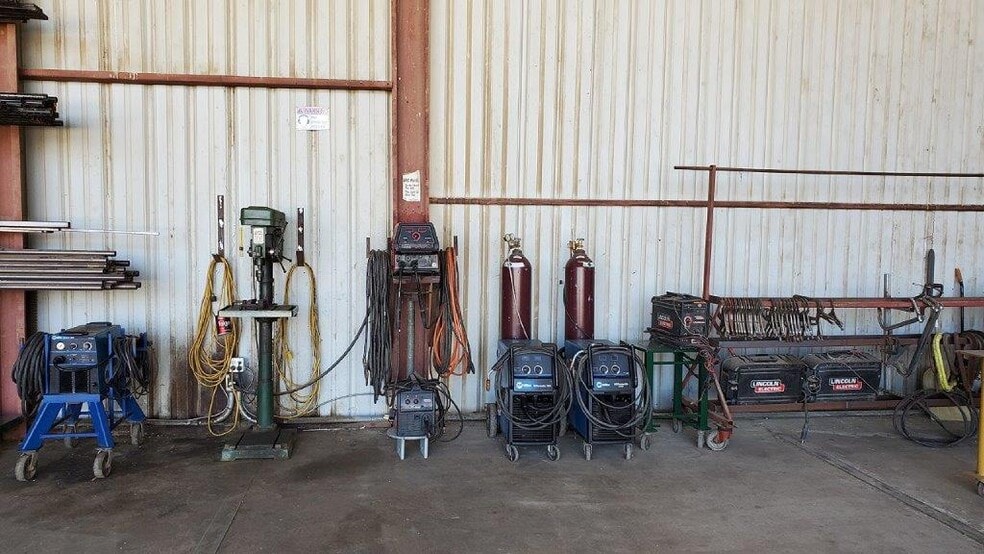 More Photos Of 41614 102nd St E, Palmdale Industrial For Lease