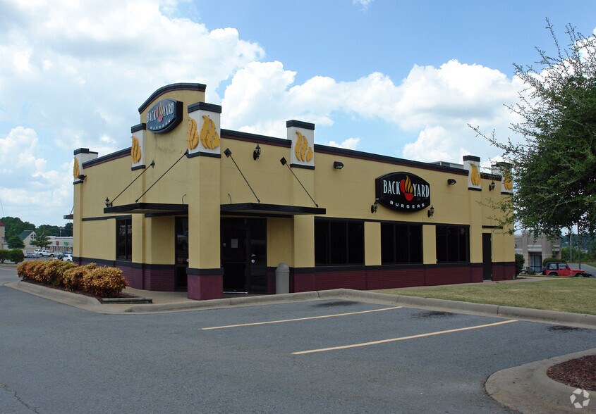 More Photos Of 1400-1416 Military Rd, Benton Unknown For Lease