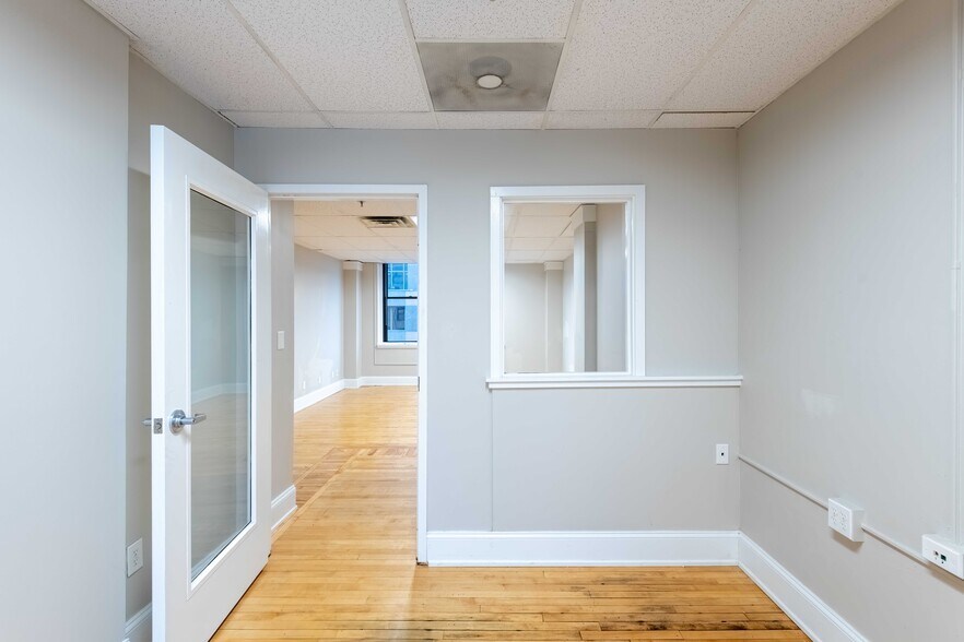 More Photos Of 19 W Hargett St, Raleigh Loft Creative Space For Lease