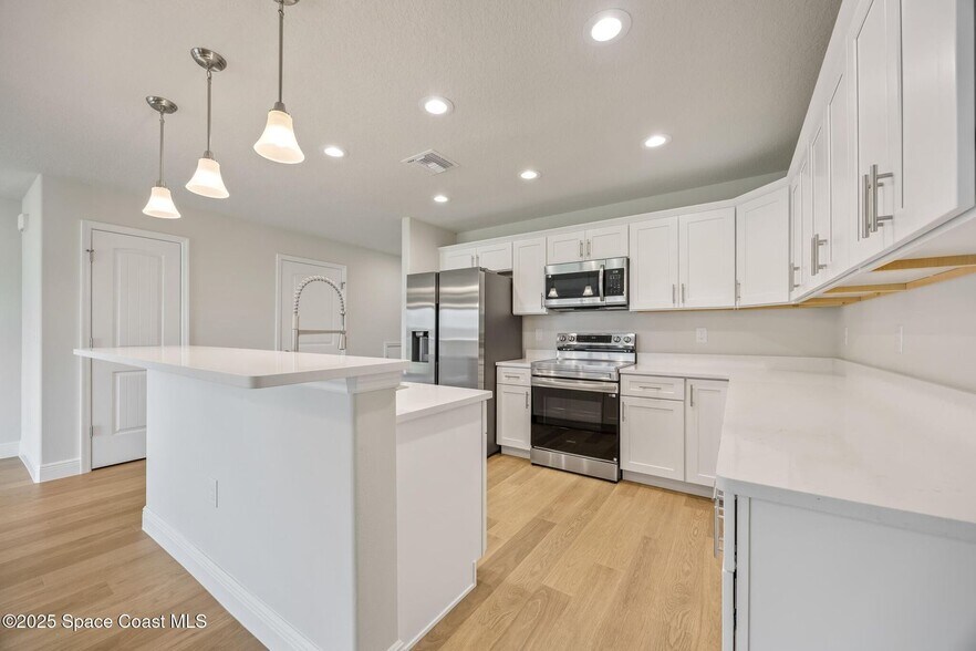 More Photos Of 207 HIDDEN WOODS PL, Melbourne Apartments For Sale