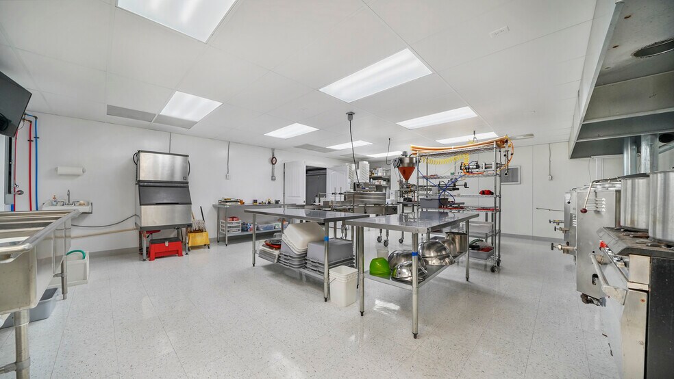 More Photos Of 3376 C Rd, Palisade Specialty For Sale