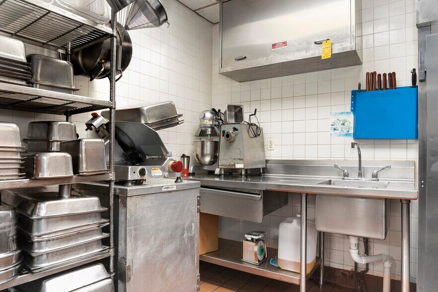 More Photos Of 1015 E Ogden Ave, Naperville Fast Food For Sale