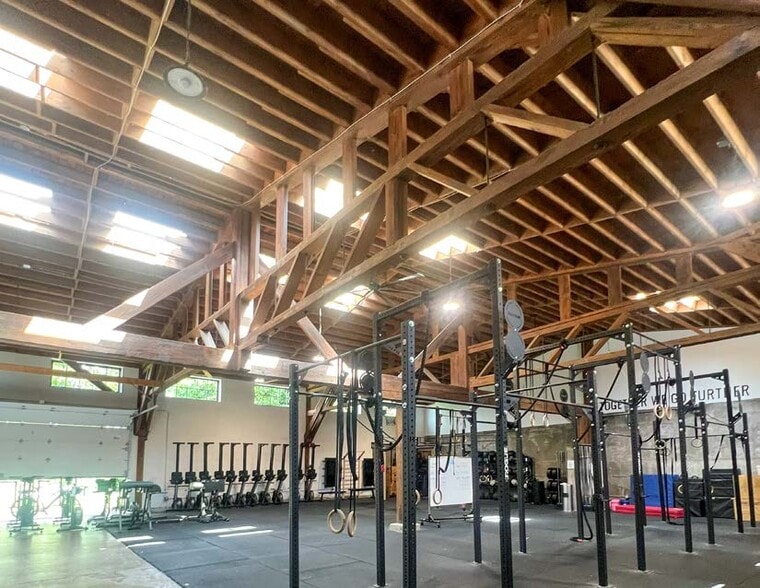 More Photos Of 7024 N Richards St, Portland Warehouse For Sale