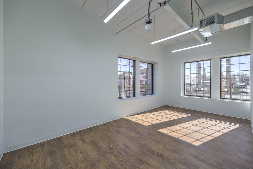 More Photos Of 730 Las Vegas Blvd S, Las Vegas General Retail For Sale