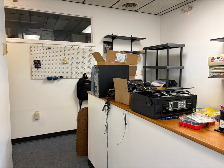 More Photos Of 13-15 S Main St, Oneonta Office For Sale