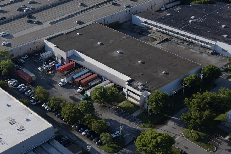 More Photos Of 1325 NW 78th Ave, Doral Warehouse For Lease