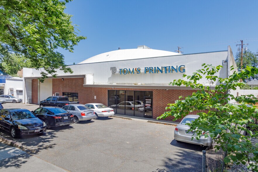 More Photos Of 1819 E St, Sacramento Flex For Lease