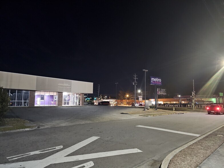 More Photos Of 597 Whitman St, Orangeburg Freestanding For Sale