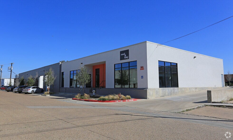 More Photos Of 136 Glass St, Dallas Storefront For Lease
