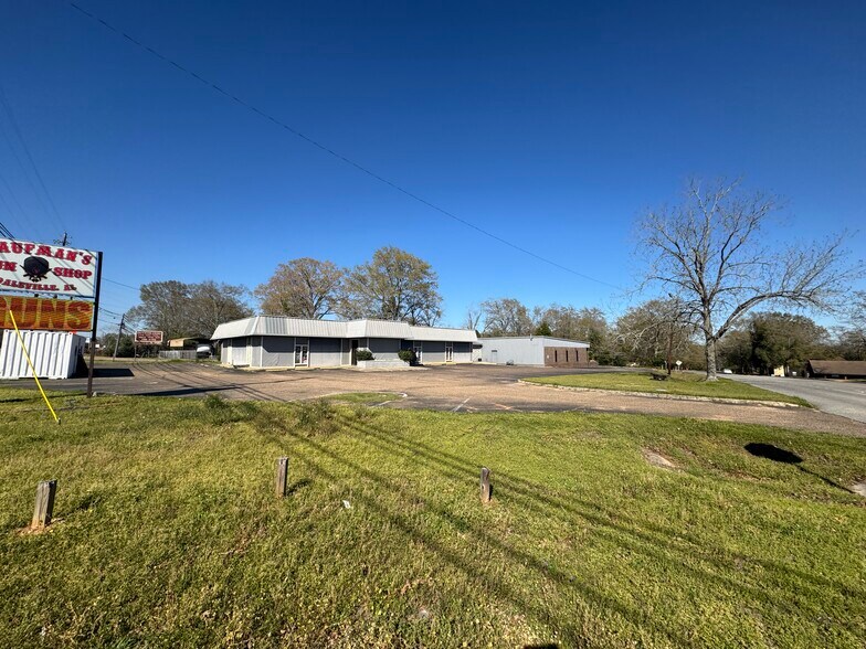 More Photos Of 990 N Daleville Ave, Daleville Warehouse For Sale