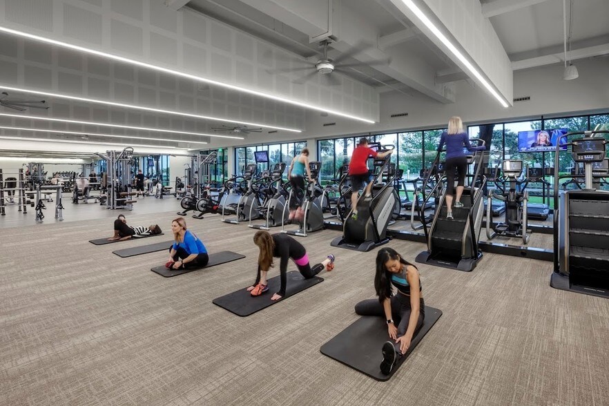 More Photos Of 620 Newport Center Dr, Newport Beach Office For Lease