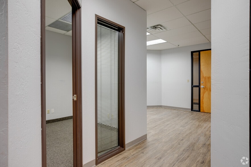 More Photos Of 4015 S McClintock Dr, Tempe Unknown For Lease