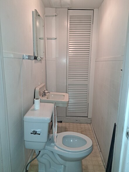 More Photos Of 194 S Broad St, Trenton Office Residential For Sale