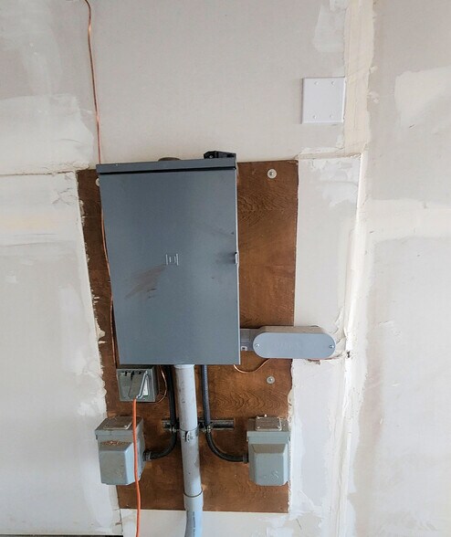 More Photos Of 2107 E Mead Ave, Yakima Manufacturing For Sale