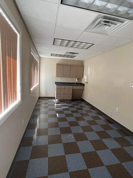 More Photos Of 2 Lorenz Industrial Pky, Ledyard Distribution For Lease