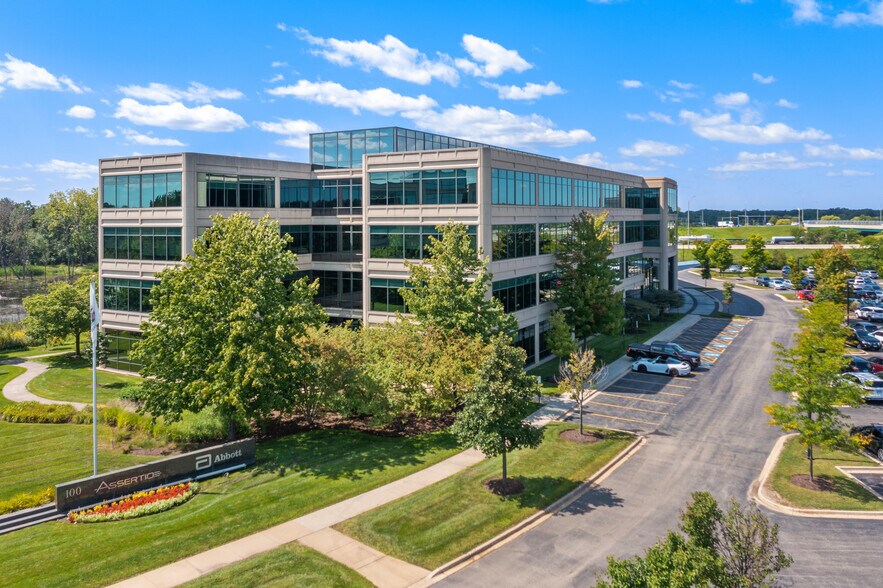 More Photos Of 100 S Saunders Rd, Lake Forest Office For Lease