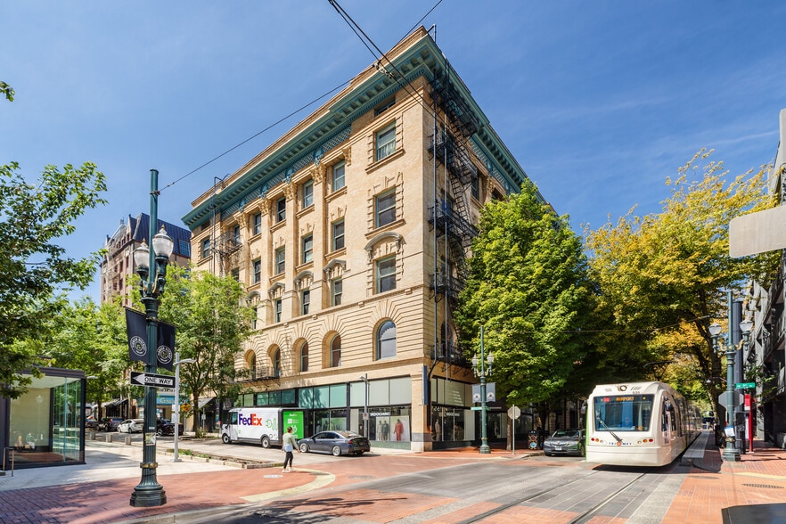 More Photos Of 918 SW Yamhill St, Portland Office For Sale
