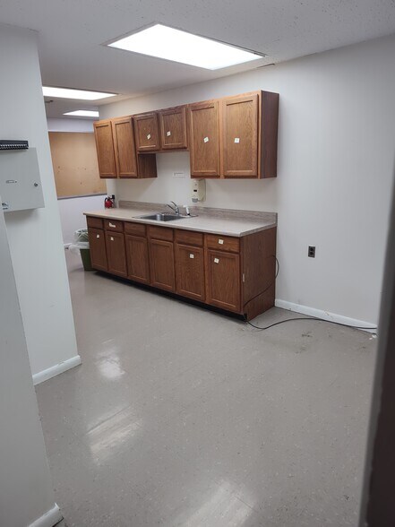 More Photos Of 701 Perry St, Napoleon Bank For Sale