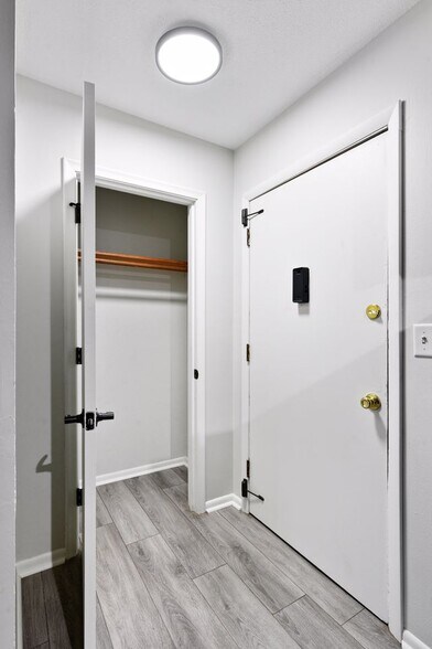 More Photos Of 2009-2017 Commerce Blvd, Mound Apartments For Sale