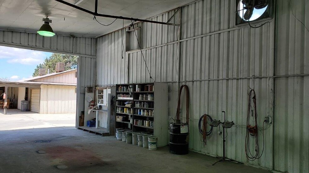 More Photos Of 41614 102nd St E, Palmdale Industrial For Lease