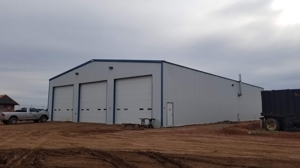 More Photos Of 132 104 Ave S, Killdeer Warehouse For Lease