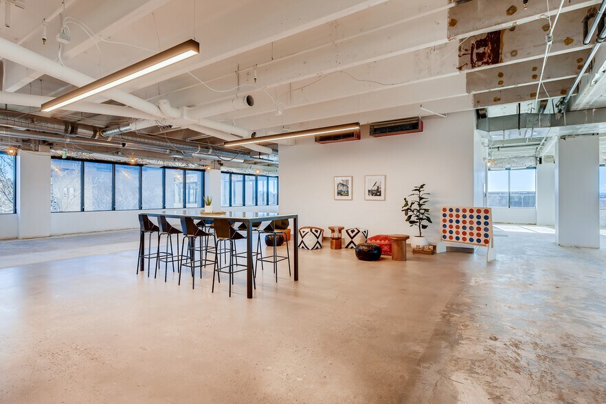 More Photos Of 3151 S Vaughn Way, Aurora Office For Lease