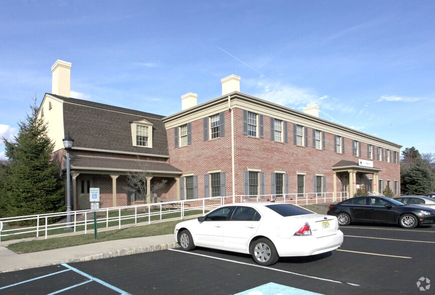 More Photos Of 34 Mountain Blvd, Warren Unknown For Lease