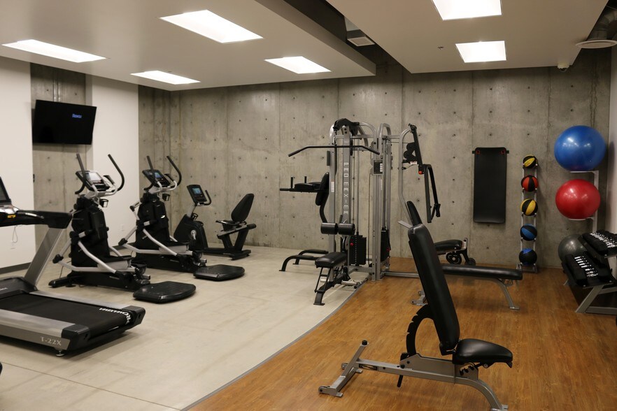 More Photos Of 3451 N Triumph Blvd, Lehi Office For Lease