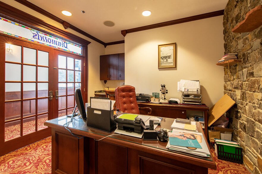 More Photos Of 700 E Main St, Anoka Freestanding For Lease