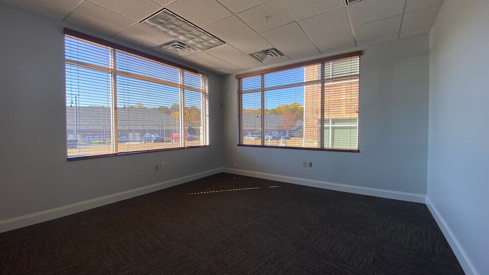 More Photos Of 3331 N Berkeley Lake Rd NW, Berkeley Lake Medical For Lease