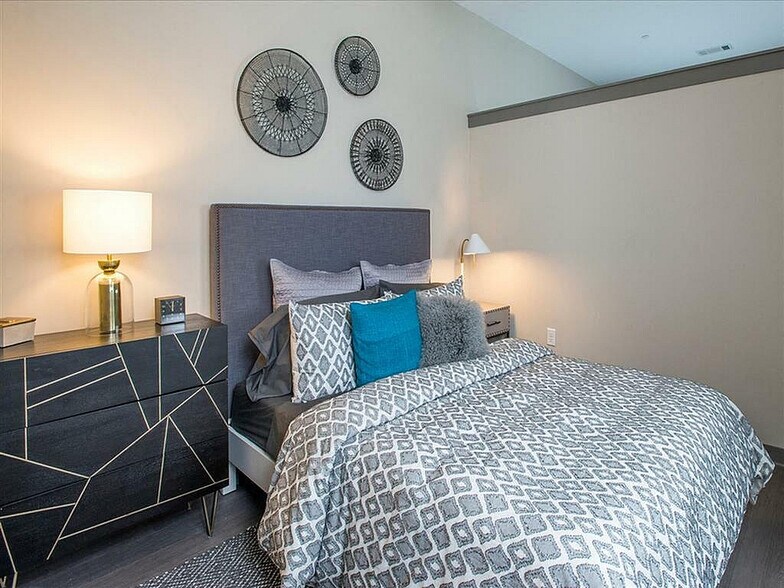 More Photos Of 120 S 5th St, Nashville Apartments For Lease