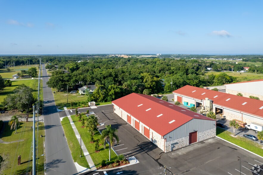More Photos Of 200 S Hawthorne Ave, Apopka Warehouse For Lease